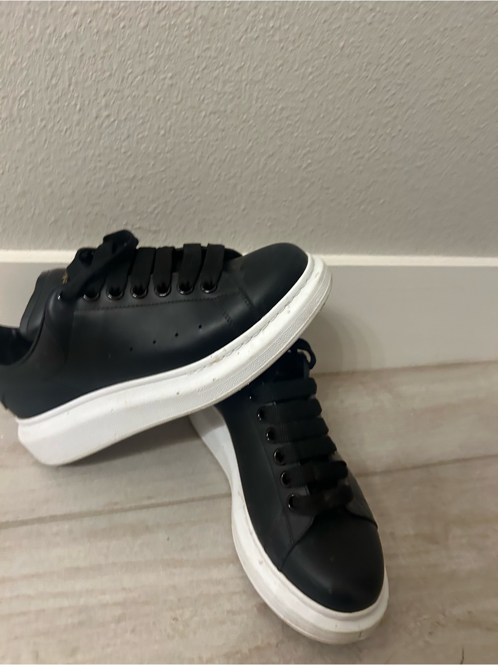 Alexander Mcqueen Black Leather Sneakers With White Platform Men’s Or Women’s
